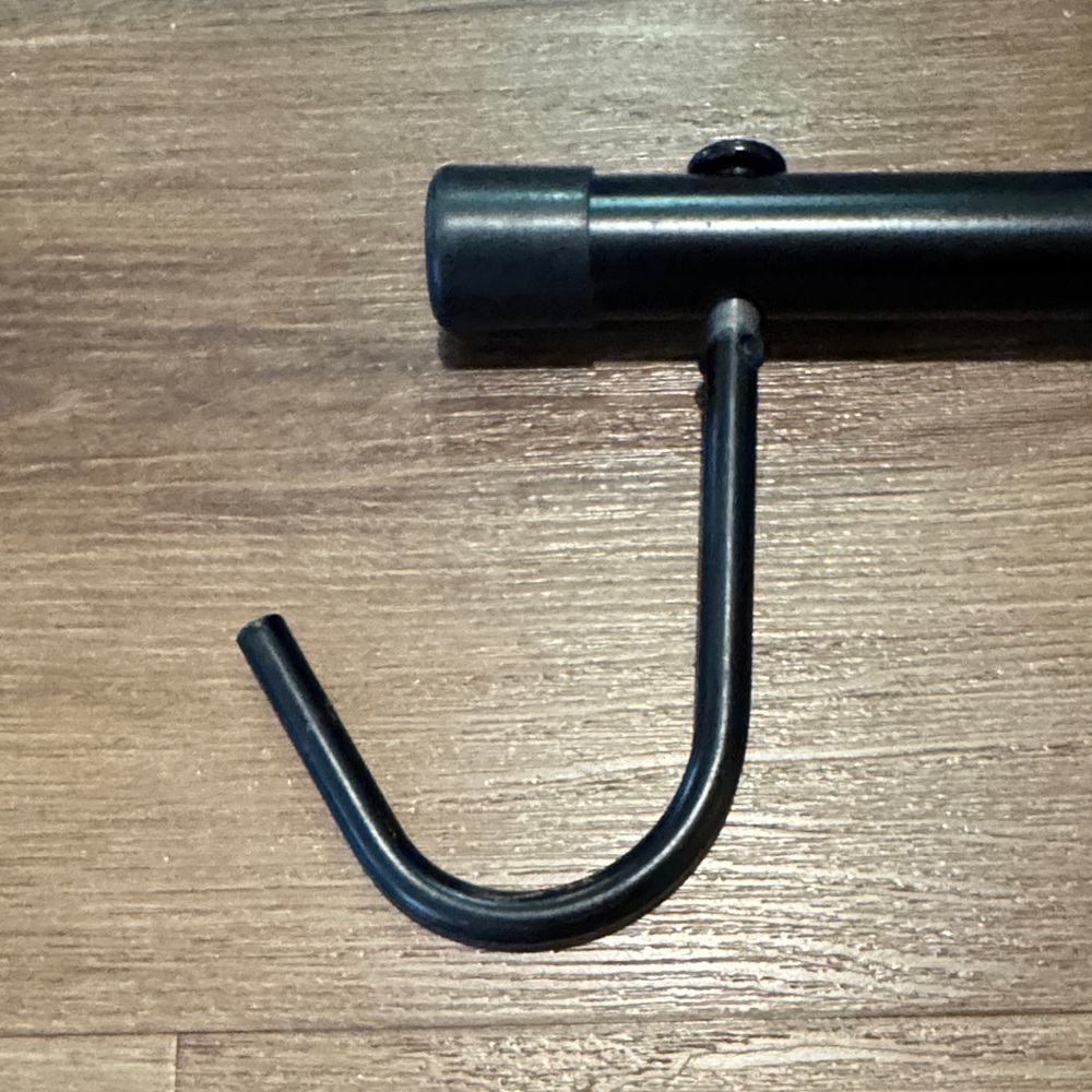 🐴 Portable tack rack with swivel hooks. 🐴 - Picture 2 of 4